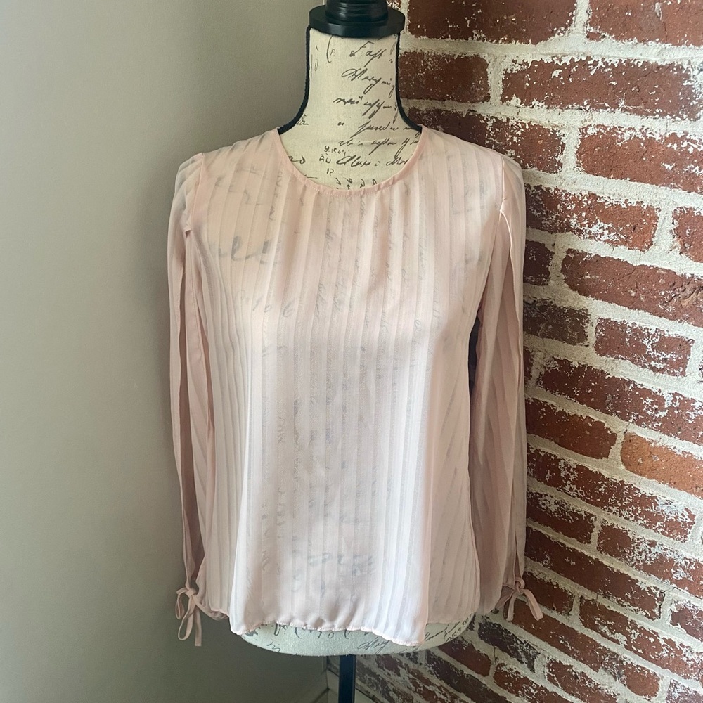 Waverly Grey pink blouse with open sleeves
